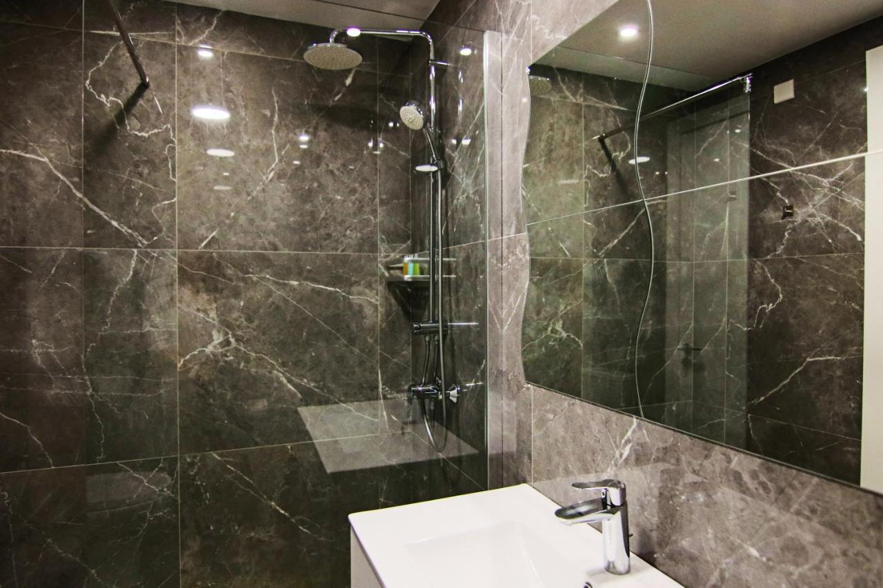 Phaedrus Living: Luxury Suite Nicosia 502 Exterior photo